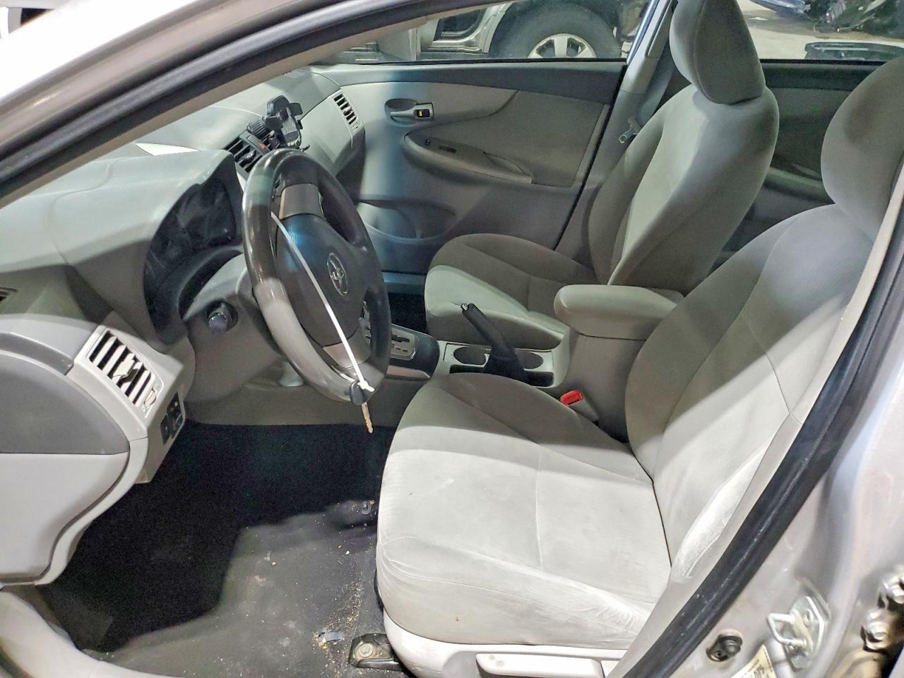 2010 Toyota Corolla - Фото 7