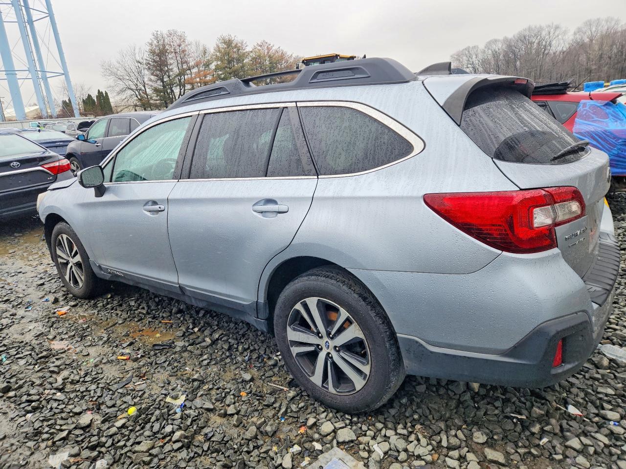 2018 Subaru Outback 2.5I Limited - Фото 2