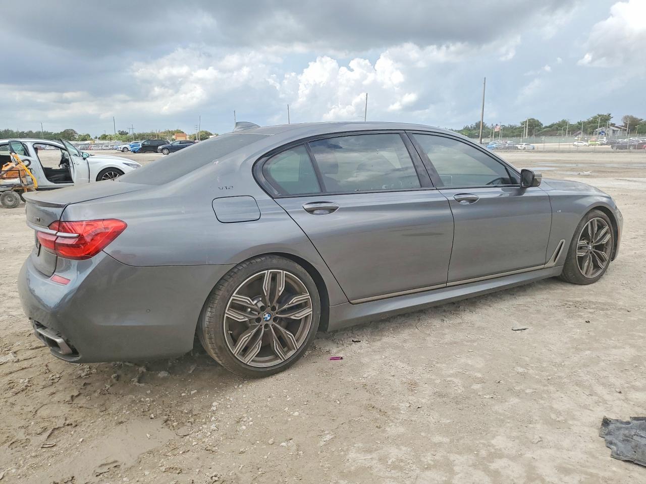 2018 BMW M760 Xi - Image 3