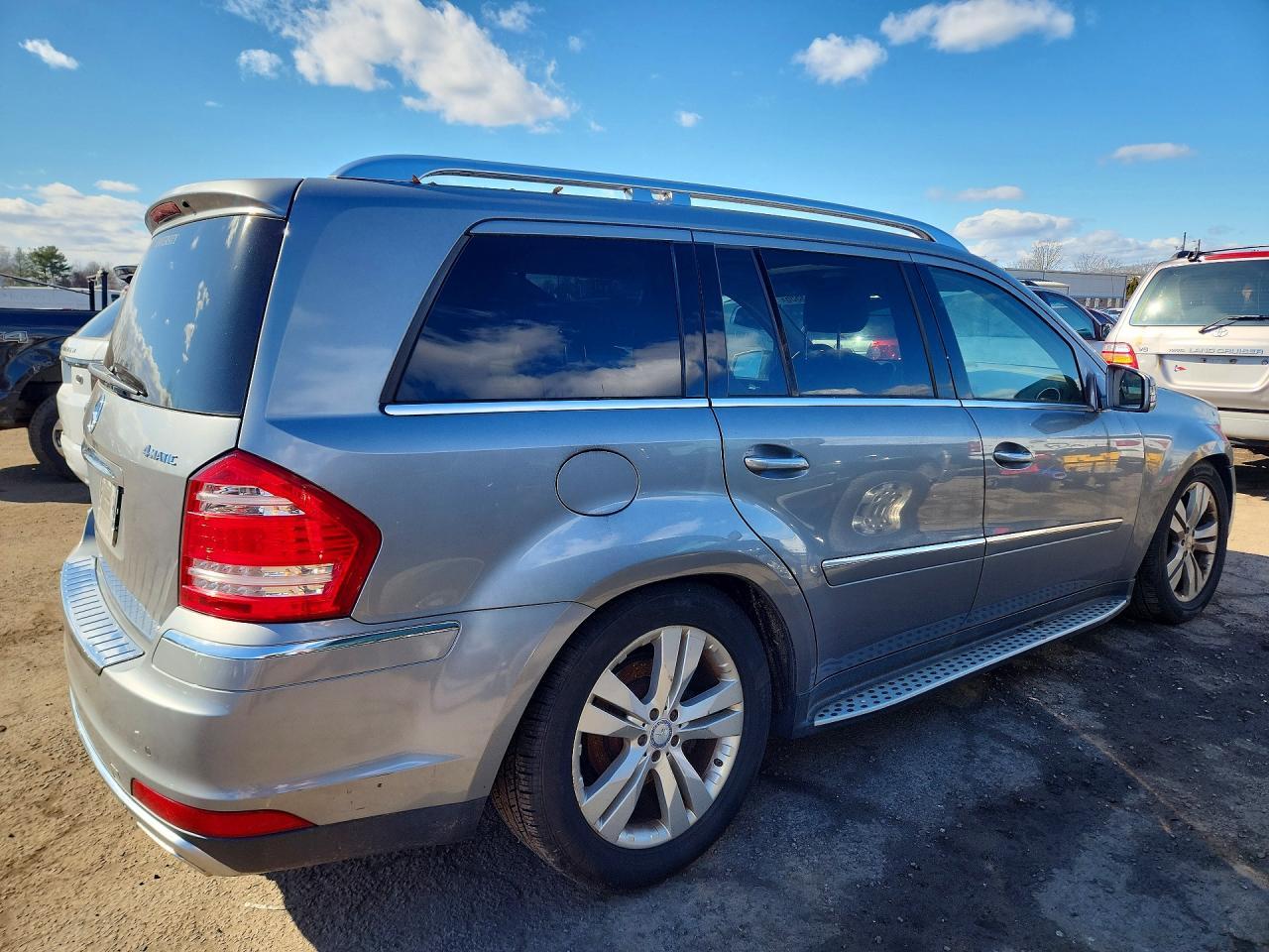 2011 Mercedes-Benz Gl 450 4Matic - Image 3