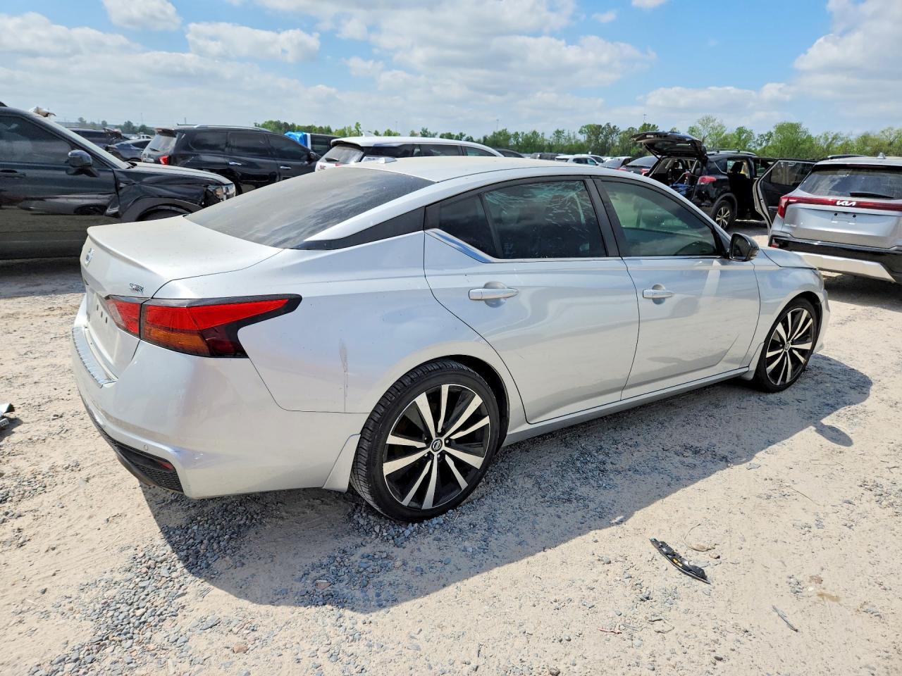 2020 Nissan Altima 2.5 Sr - Фото 3