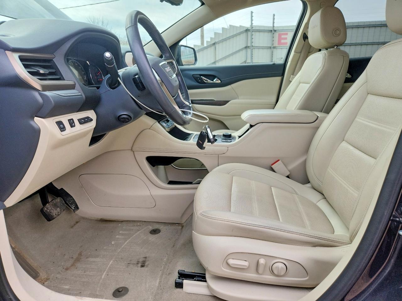 2022 GMC Acadia Denali - Фото 7
