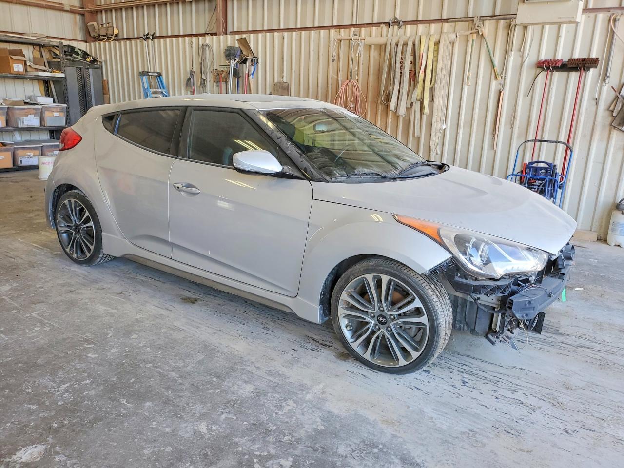 2016 Hyundai Veloster Turbo - Image 4