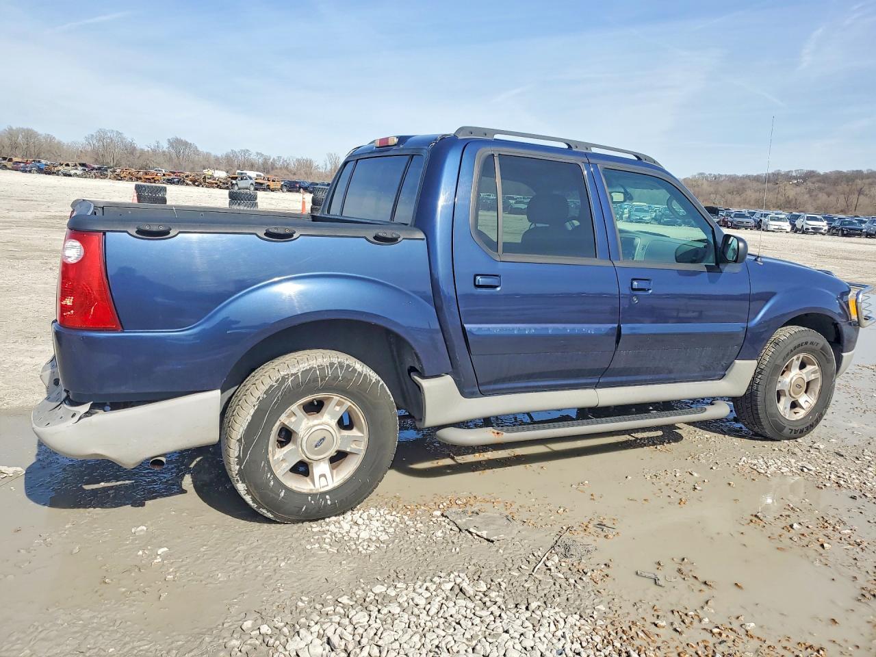 2003 Ford Explorer Sport Trac - Image 3