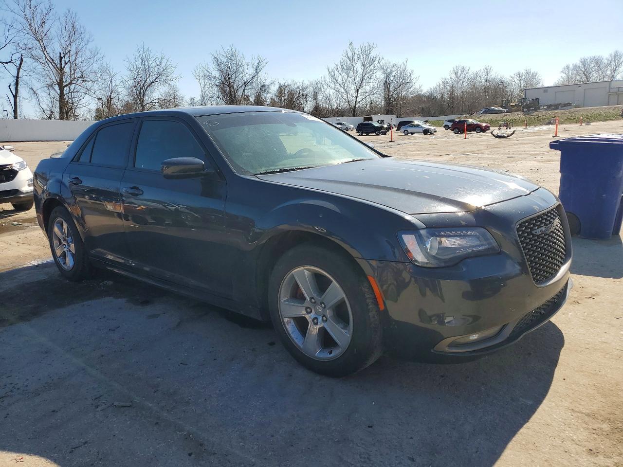 2019 Chrysler 300 S - Фото 4