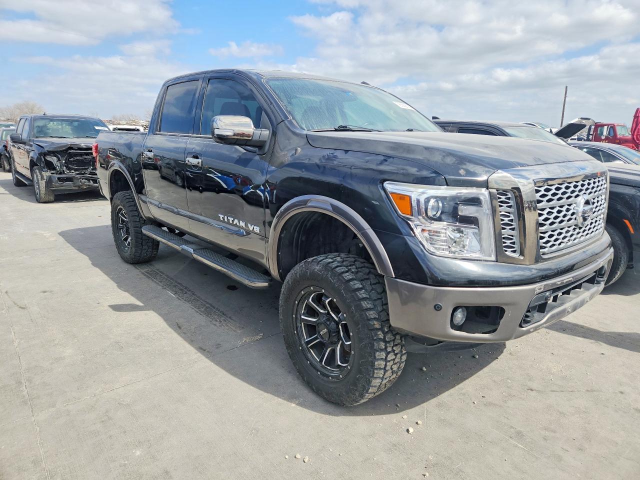 2019 Nissan Titan Platinum Reserve - Image 4