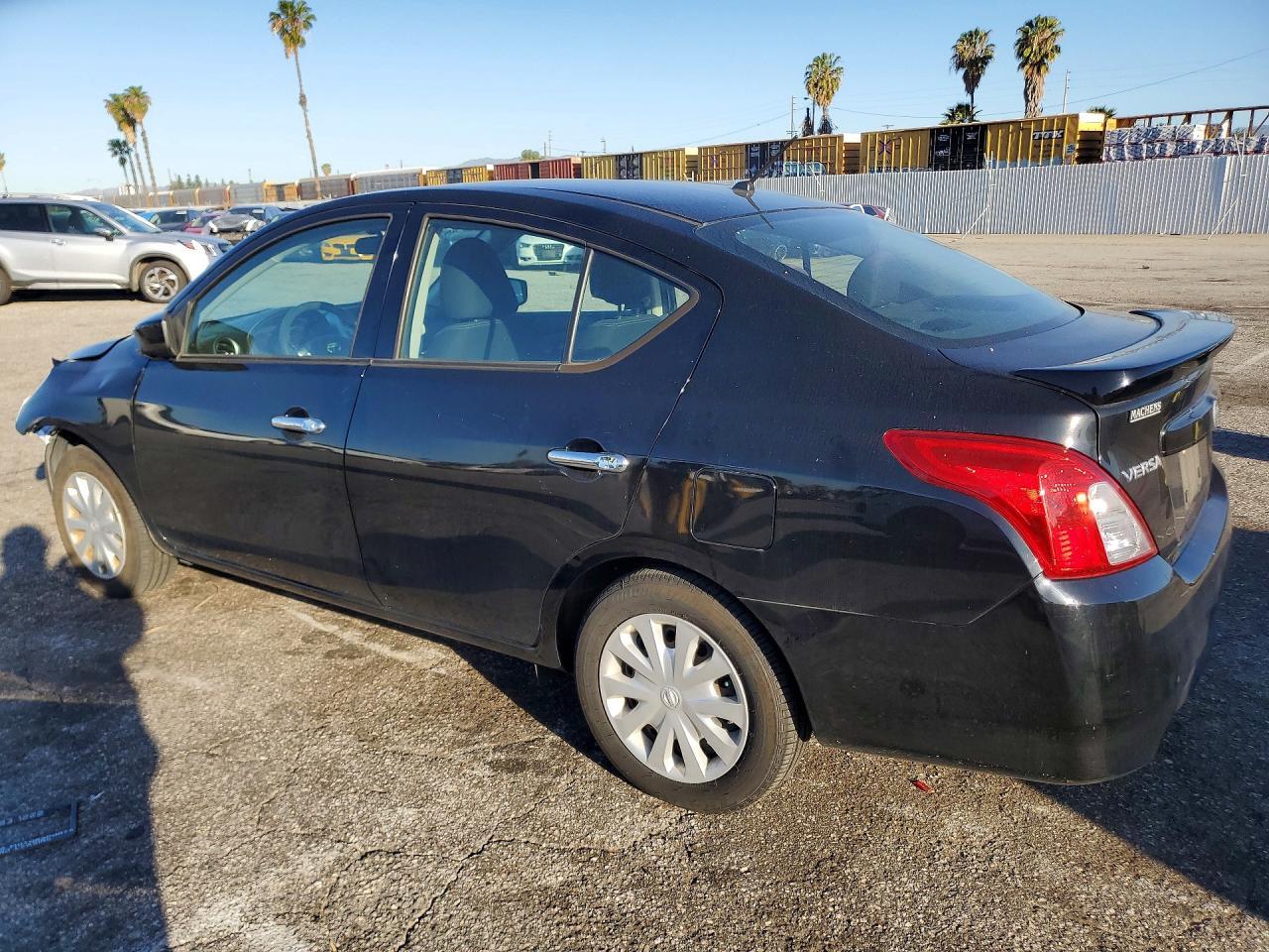 2017 Nissan Versa 1.6 Sv - Фото 2