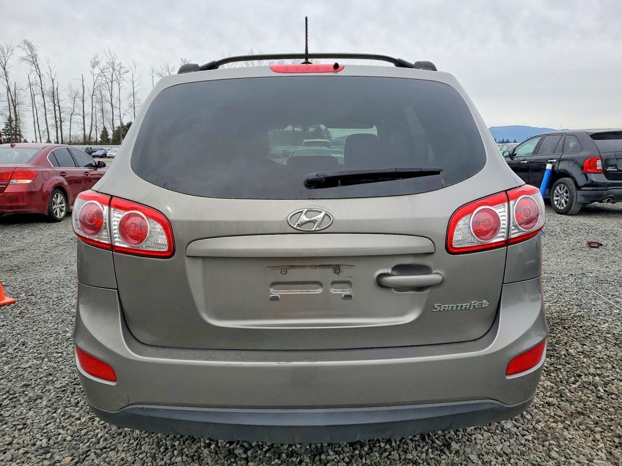 2011 Hyundai Santa Fe Gls - Image 6