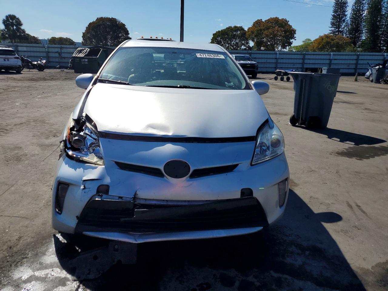 2012 Toyota Prius Two - Фото 5