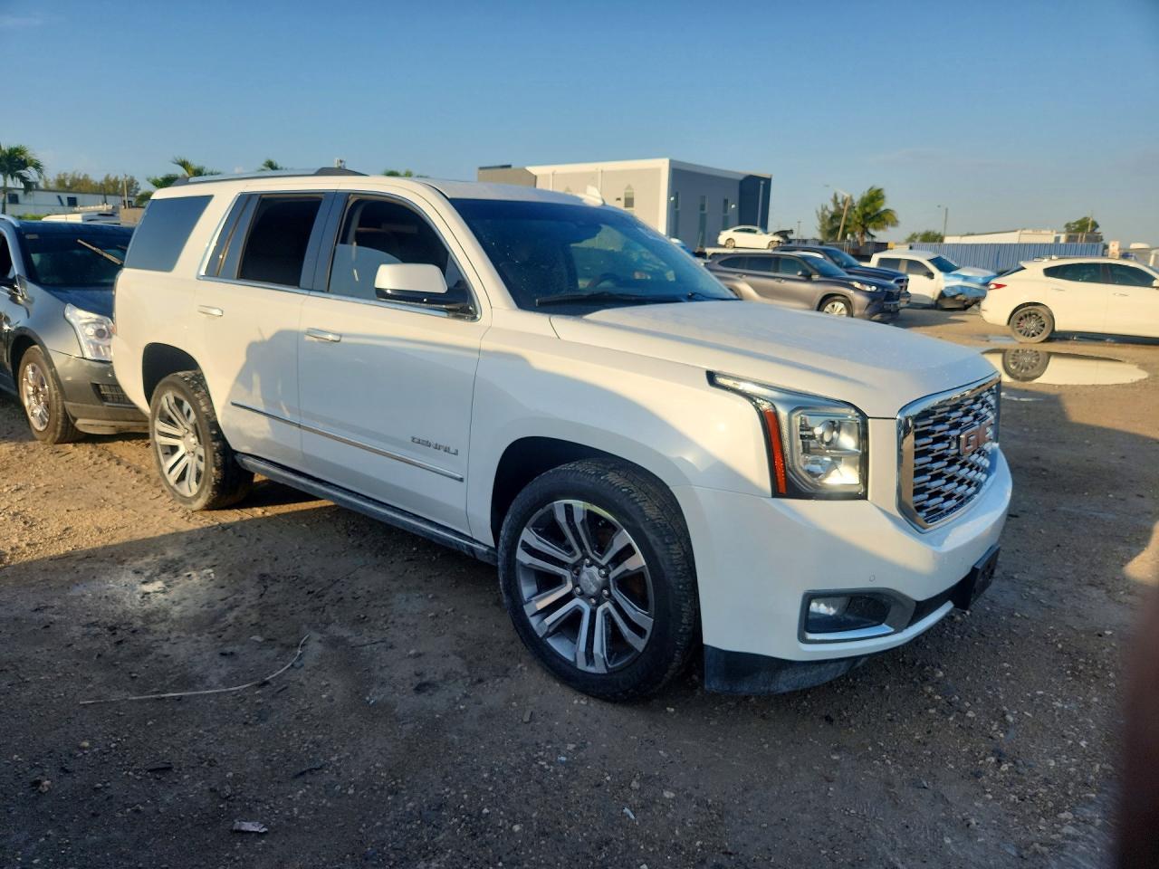 2020 GMC Yukon Denali - Image 4