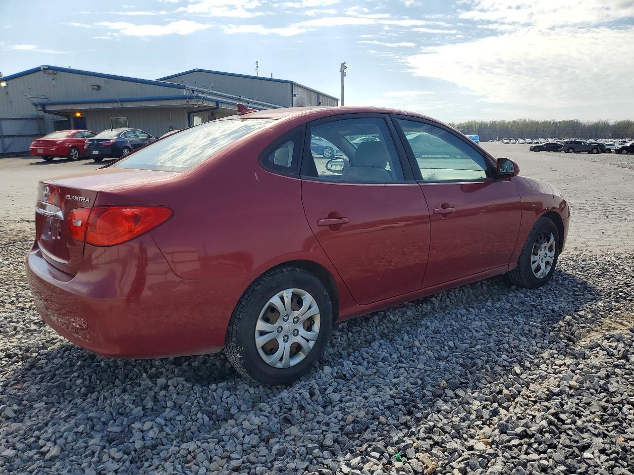 2010 Hyundai Elantra - Image 3