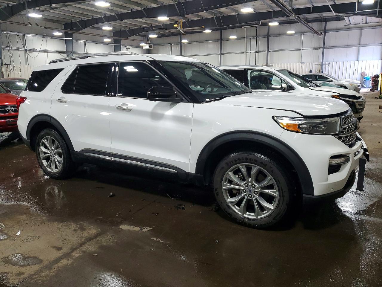 2023 Ford Explorer Limited - Image 4