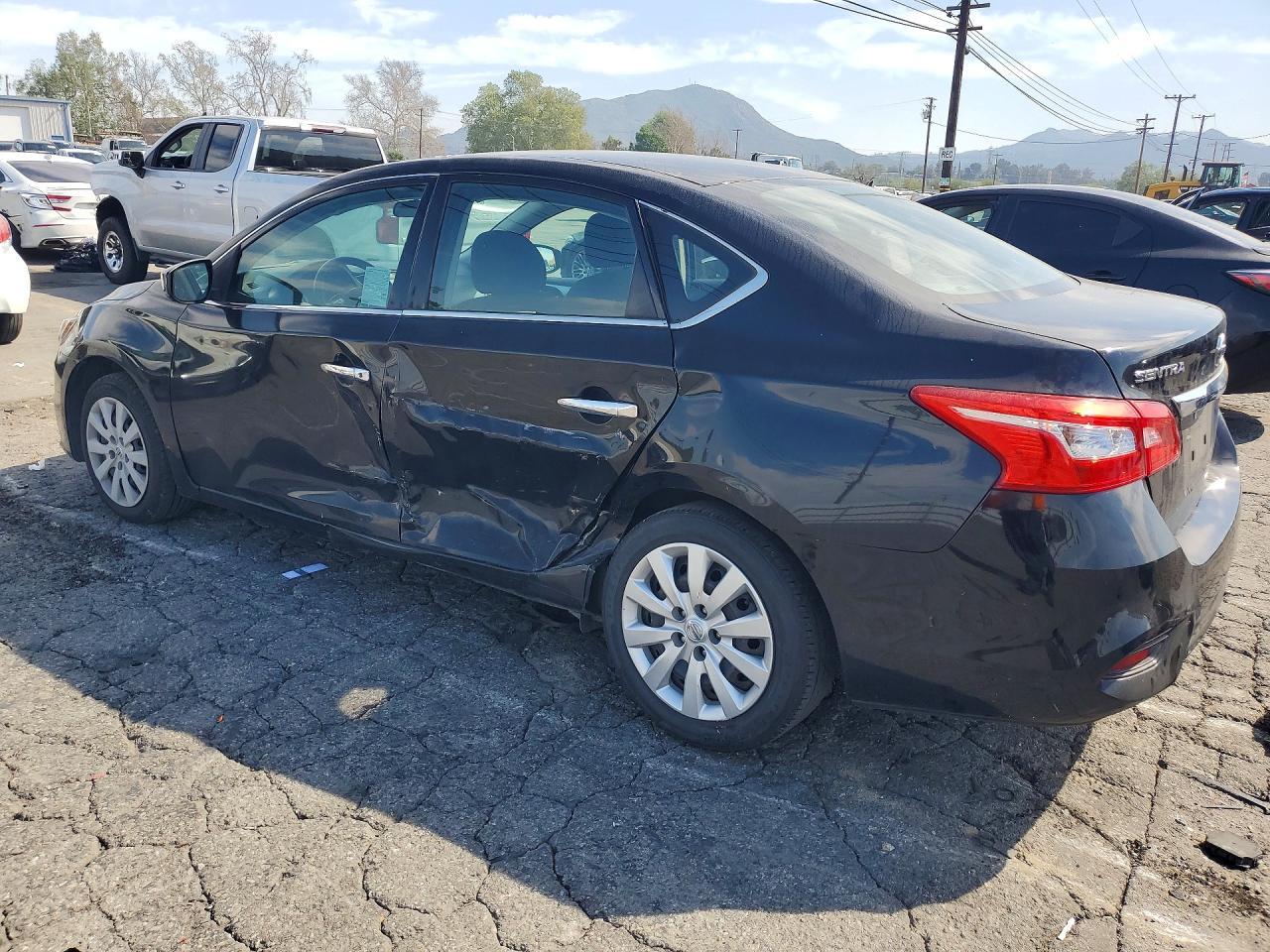 2019 Nissan Sentra S - Фото 2