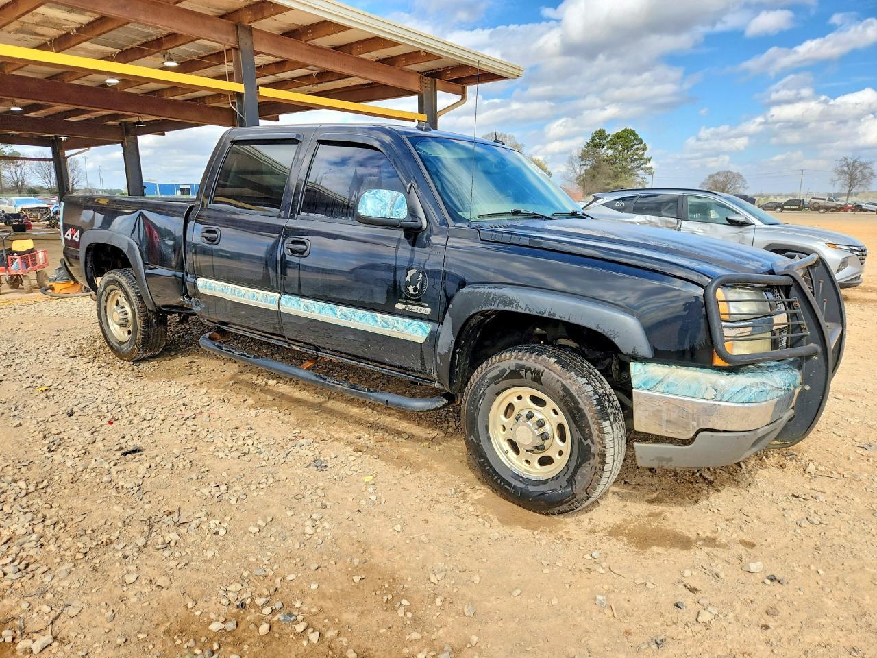 2004 Chevrolet Silverado K2500 - Image 4