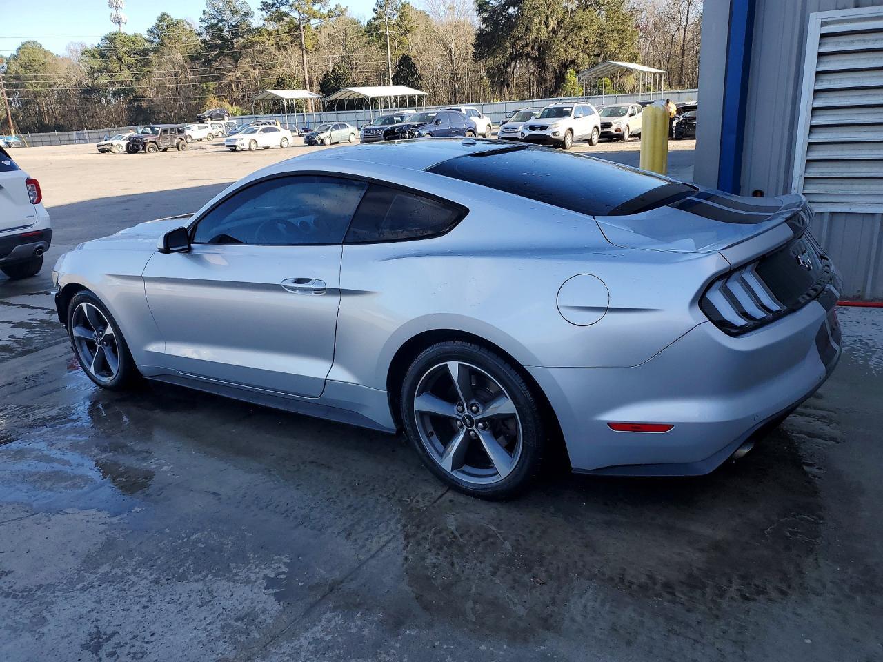 2015 Ford Mustang - Фото 2