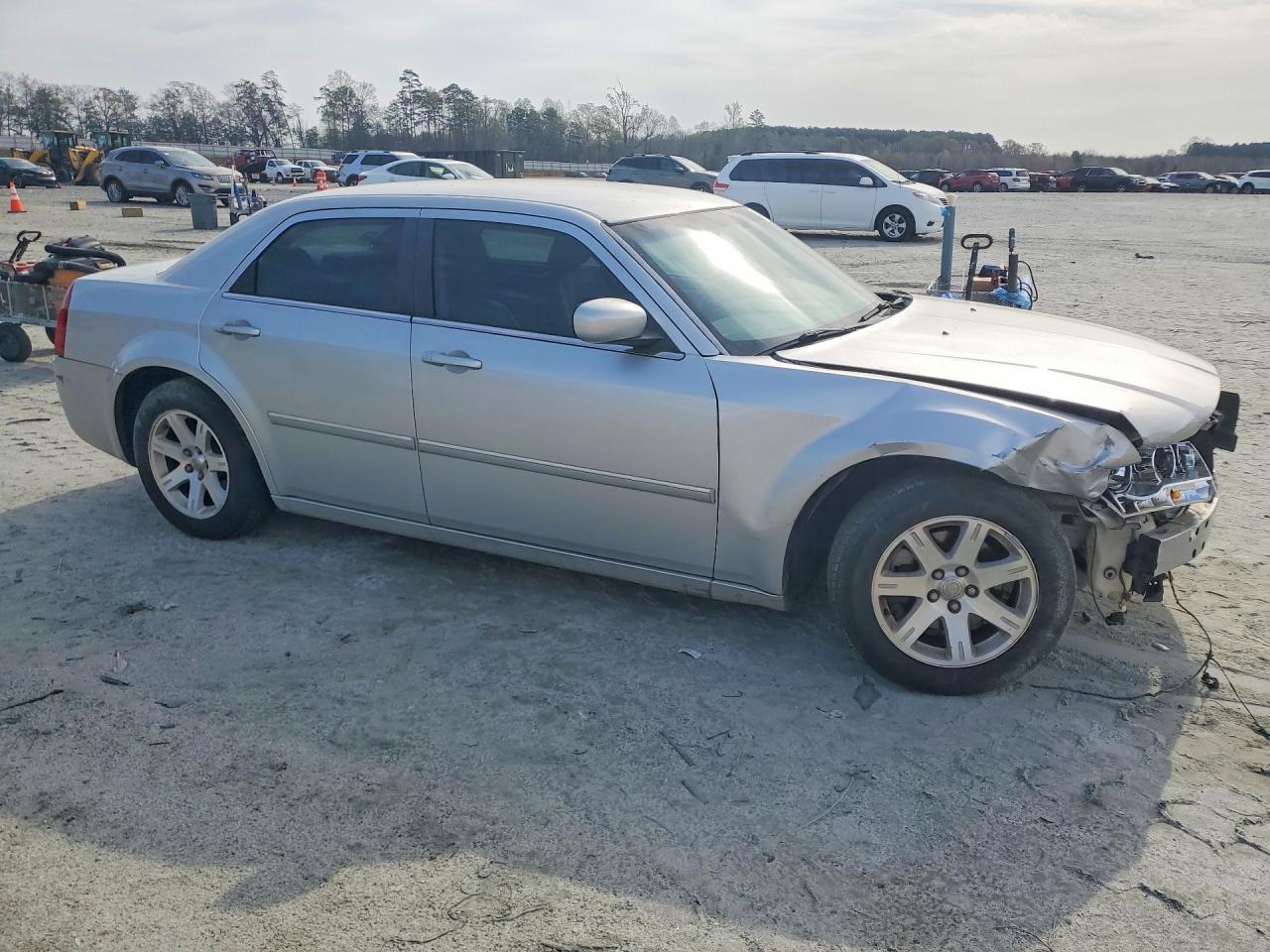 2006 Chrysler 300 Touring - Image 4