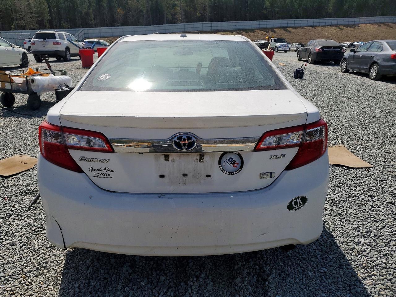 2014 Toyota Camry Hybrid Xle - Image 6