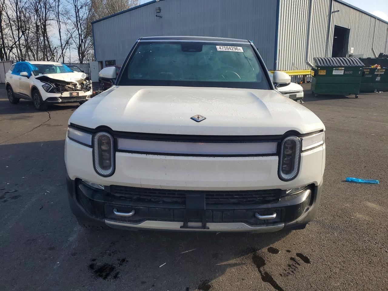 2023 Rivian R1S Adventure - Фото 5