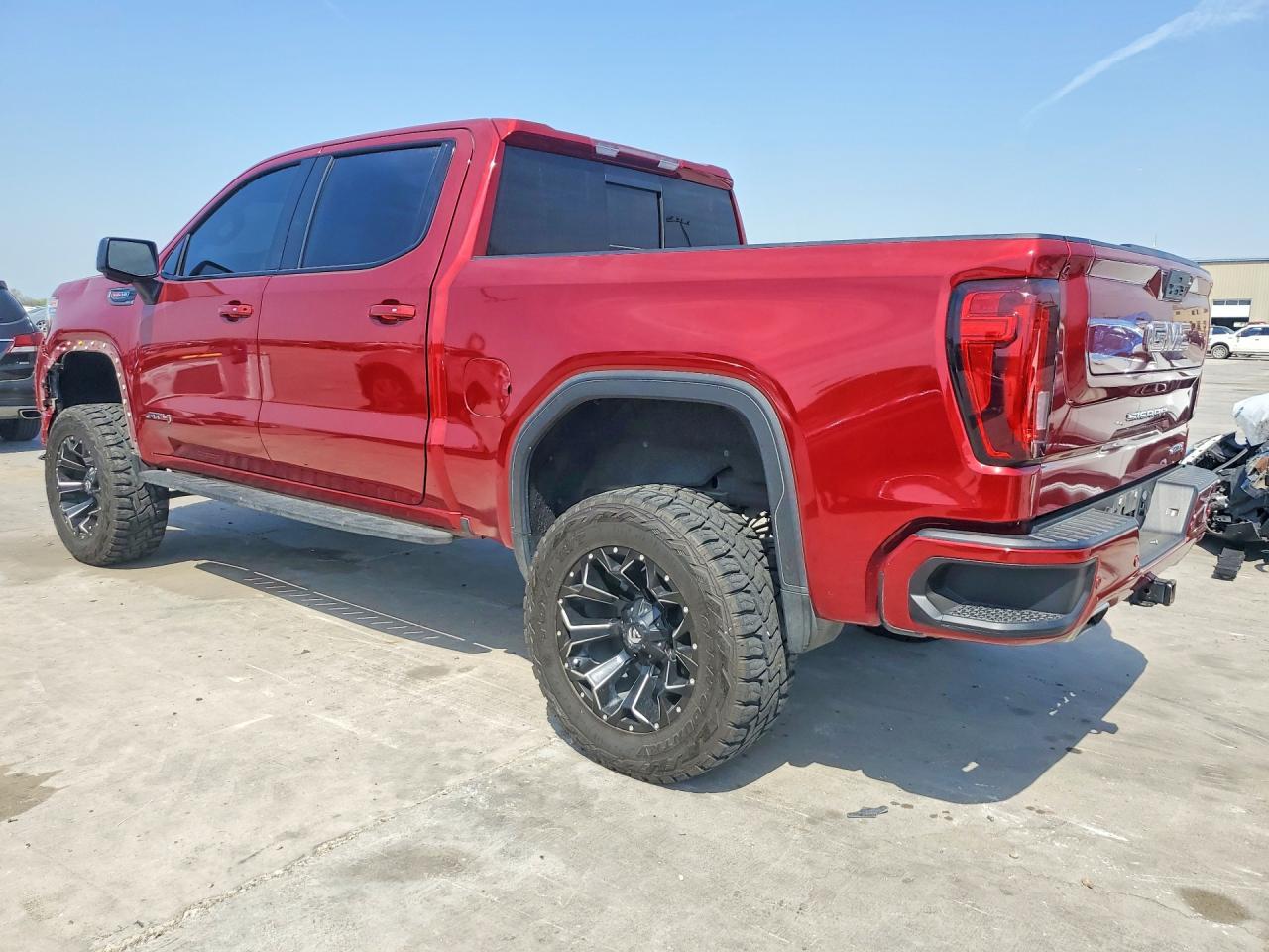 2022 GMC Sierra Limited K1500 At4 - Фото 2