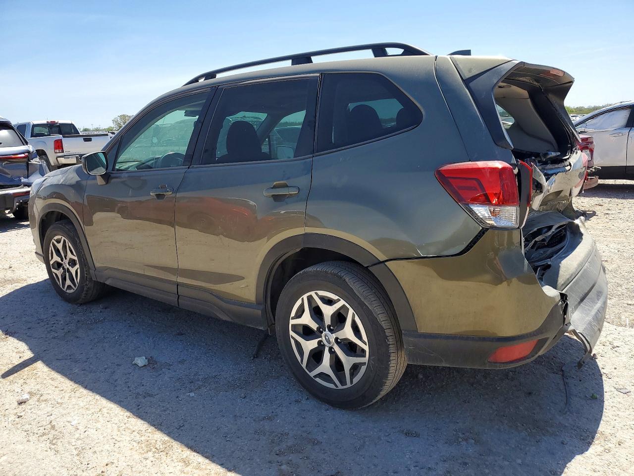 2023 Subaru Forester Premium - Image 2