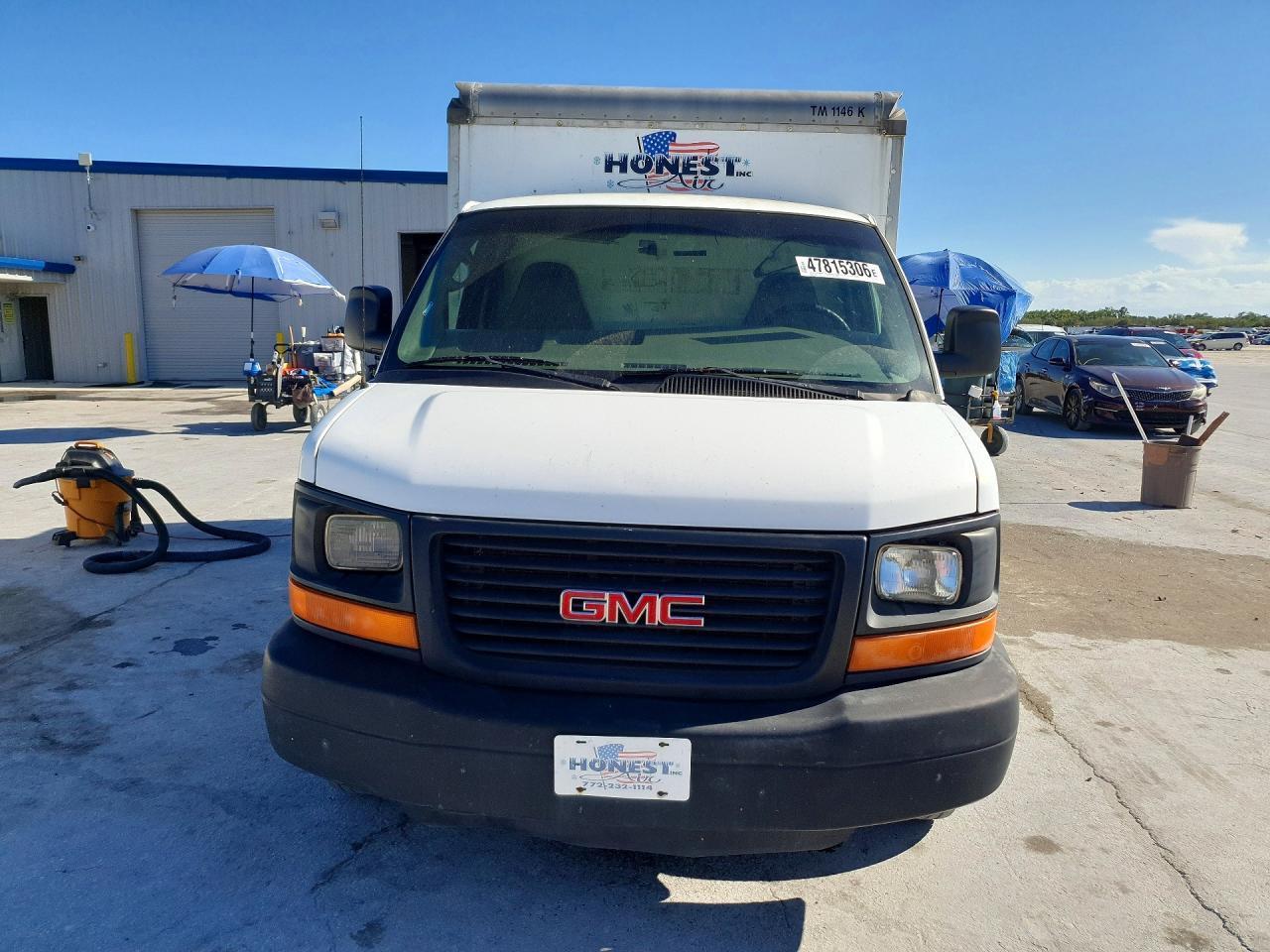 2005 GMC Savana Box Truck - Фото 5