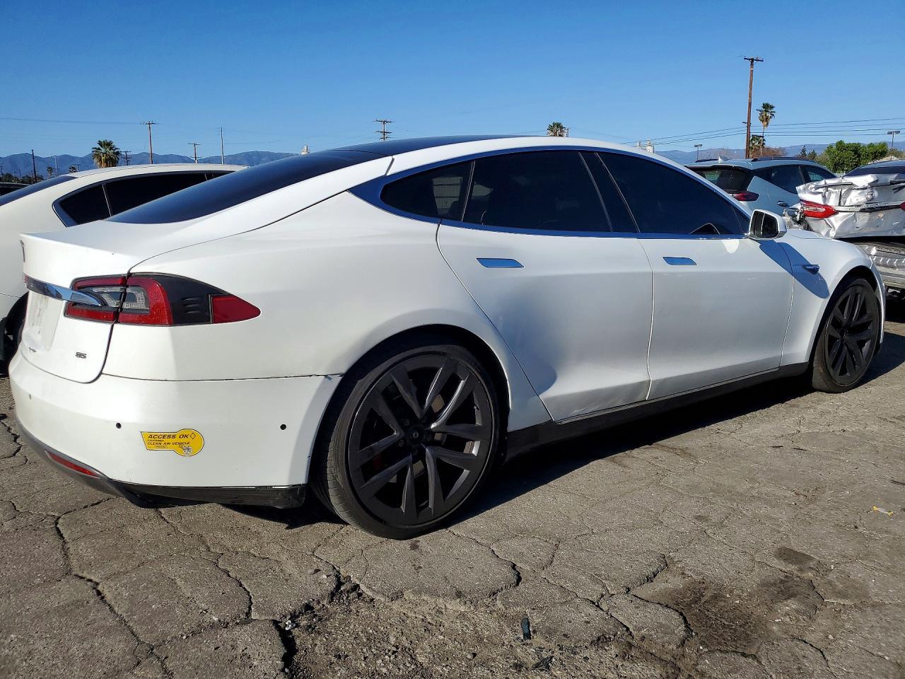 2013 Tesla Model S - Фото 3