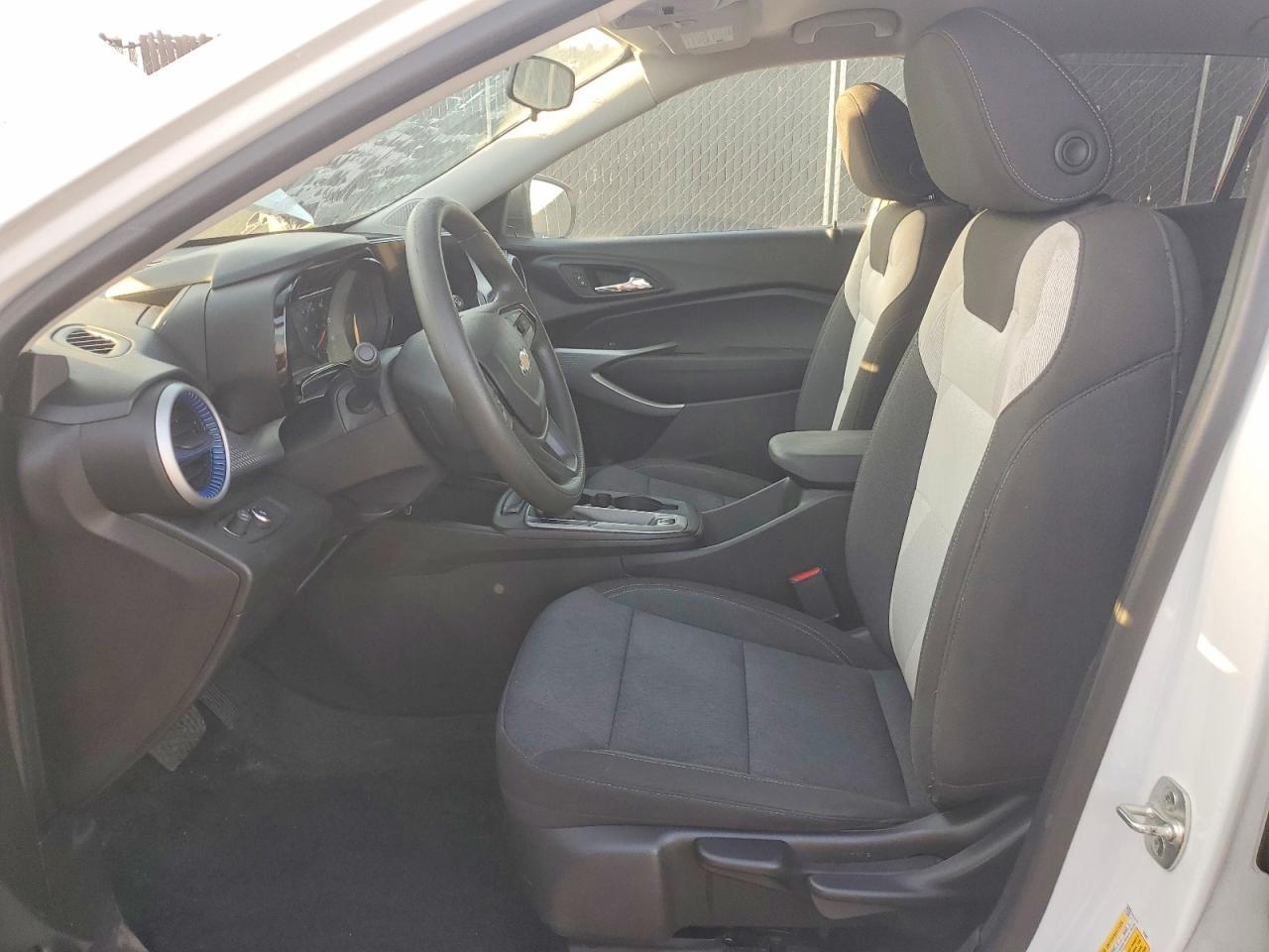 2024 Chevrolet Trax Ls - Фото 7