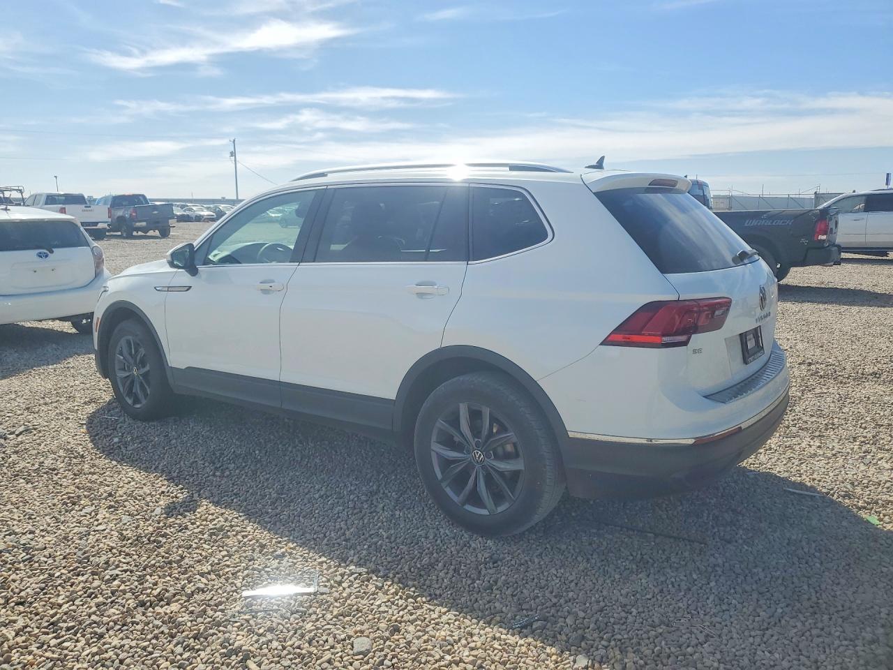 2024 Volkswagen Tiguan Se - Фото 2