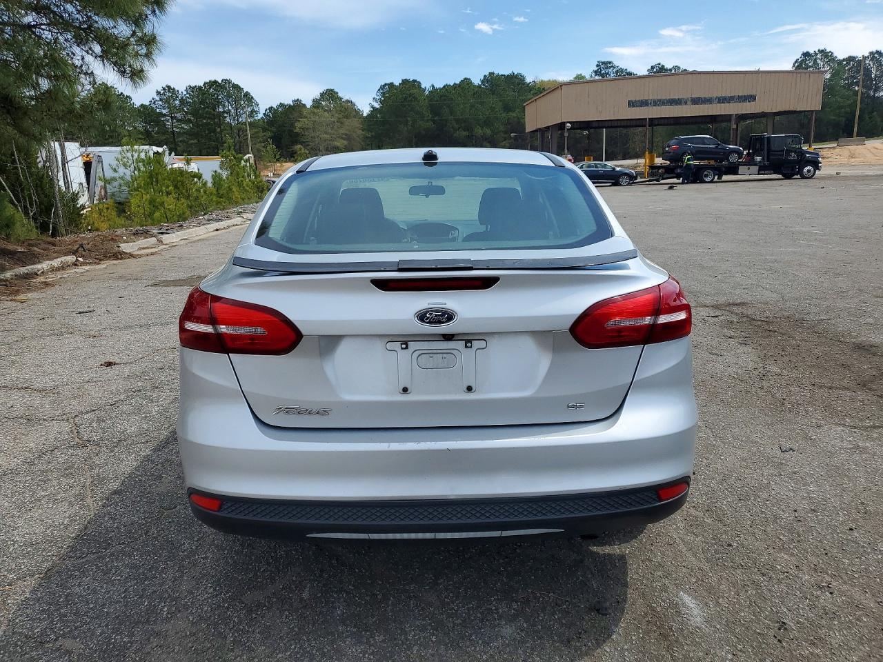 2018 Ford Focus Se - Image 6