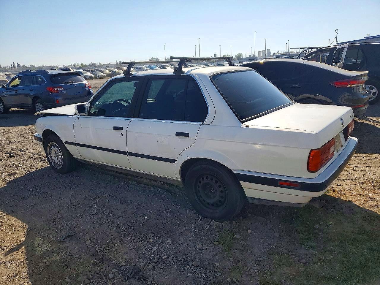 1991 BMW 318 I - Image 2