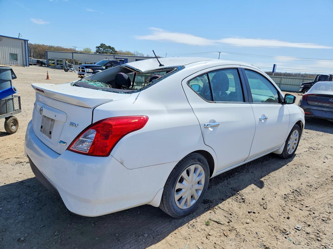 2015 Nissan Versa 1.6 Sv - Фото 3