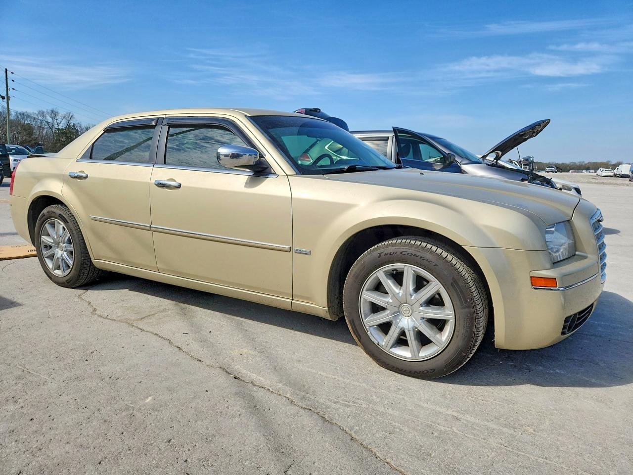 2010 Chrysler 300 Touring - Image 4