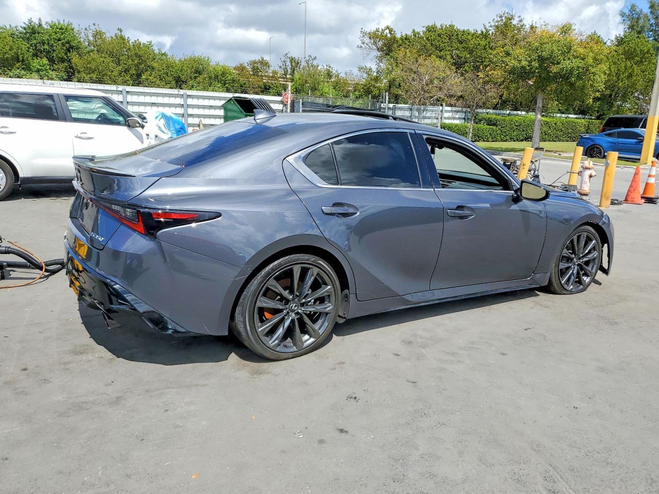 2023 Lexus Is 350 F Sport - Image 3