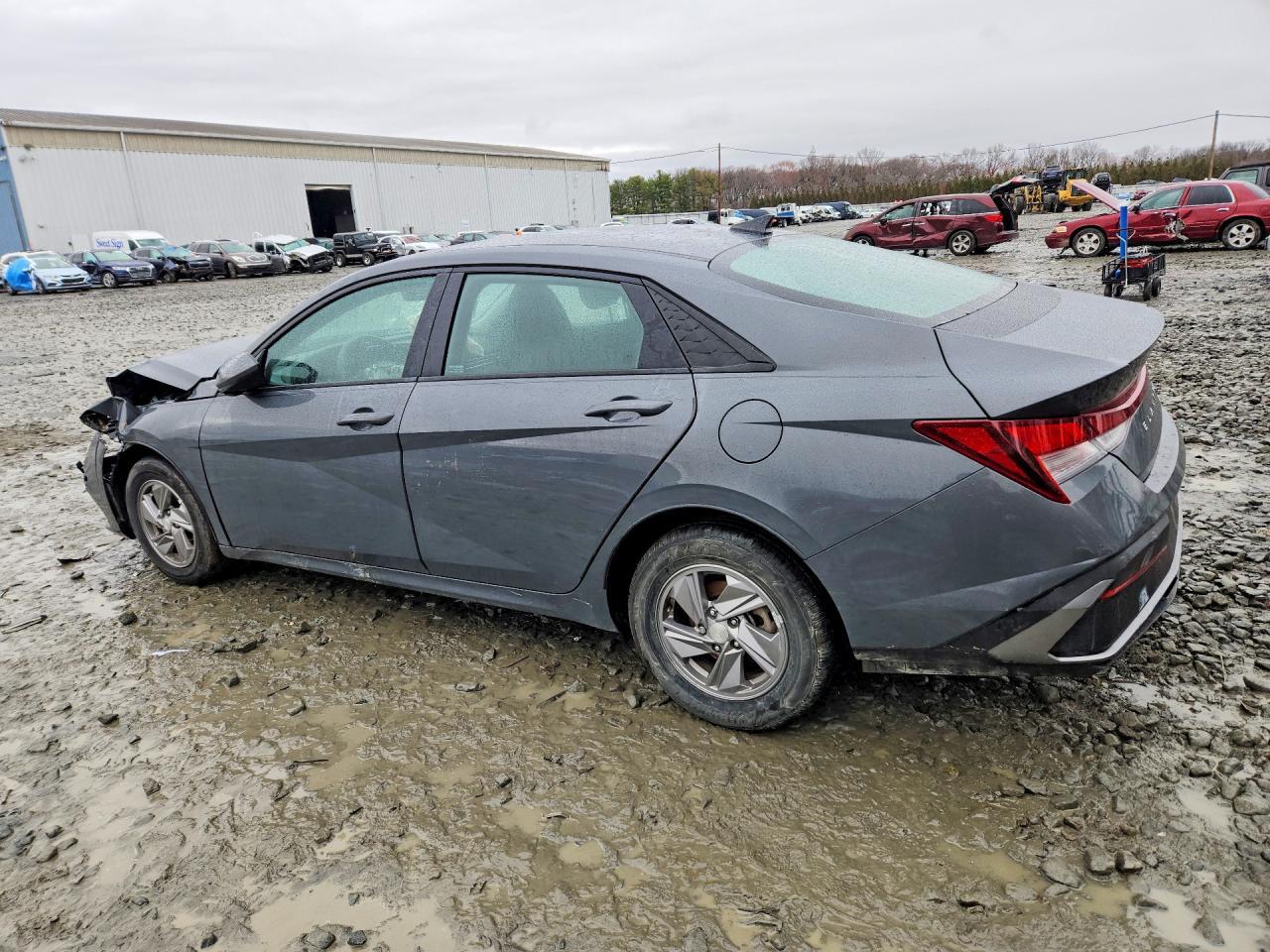 2025 Hyundai Elantra Se - Фото 2