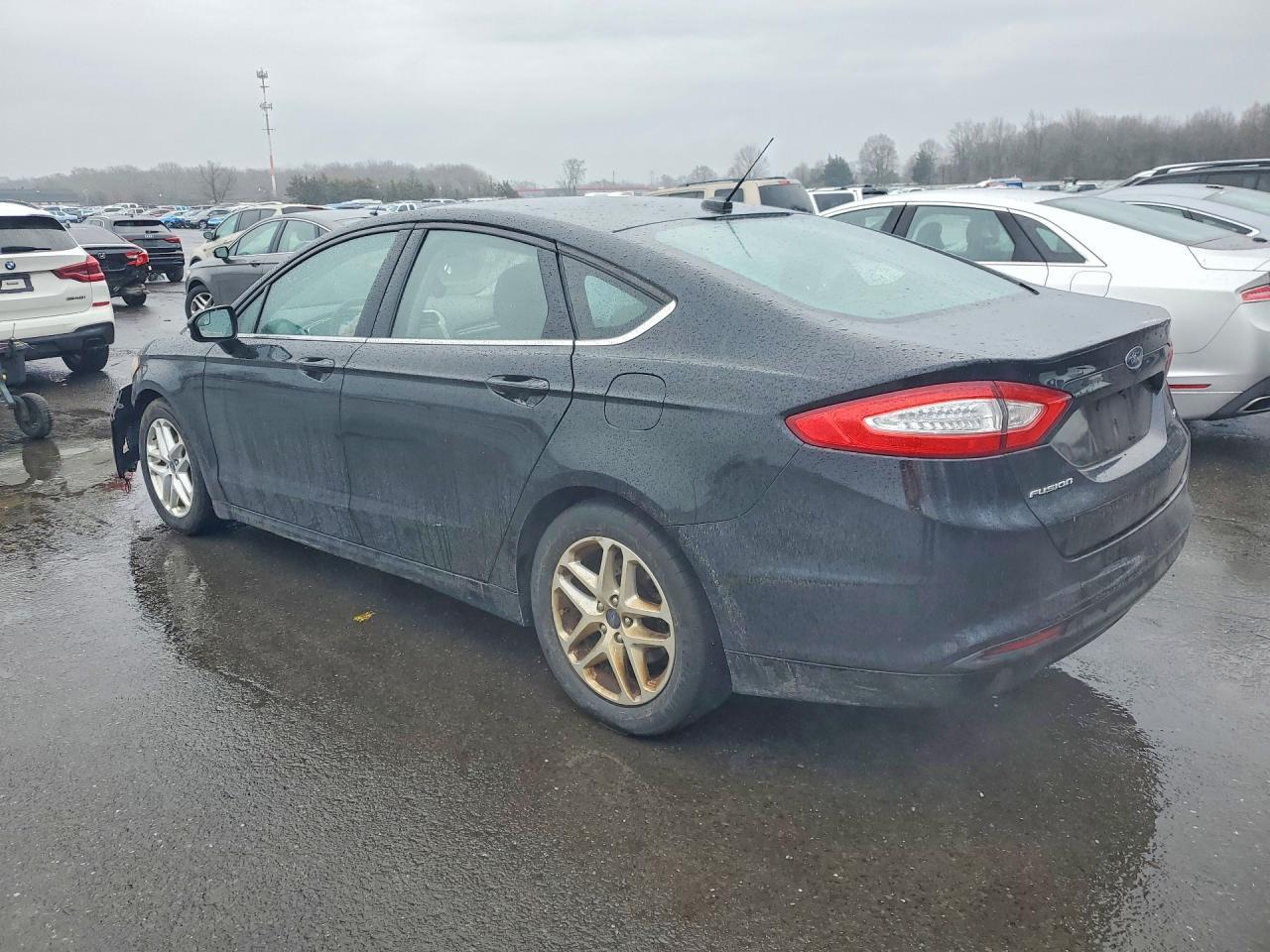 2016 Ford Fusion Se - Фото 2