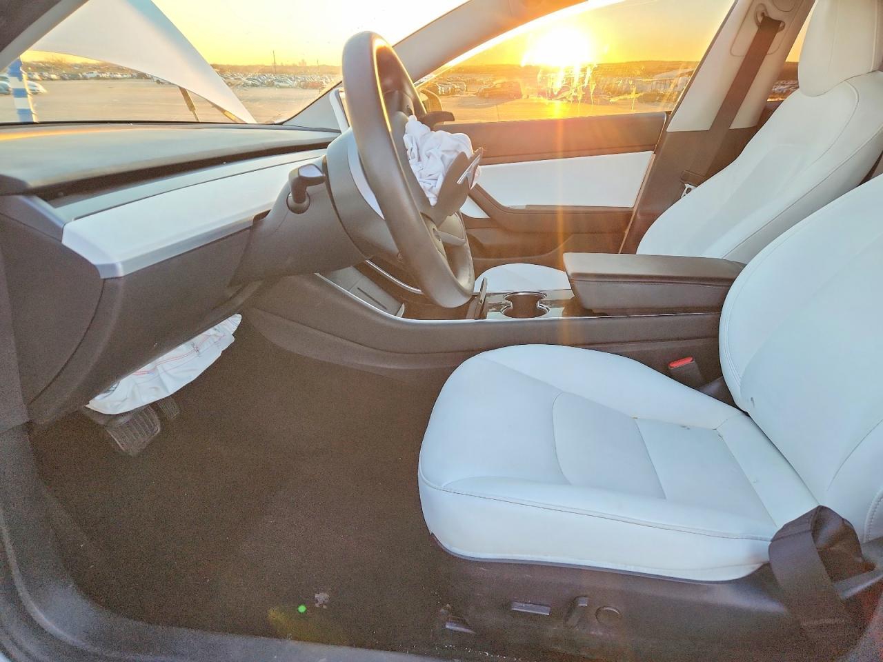 2020 Tesla Model 3 - Фото 7