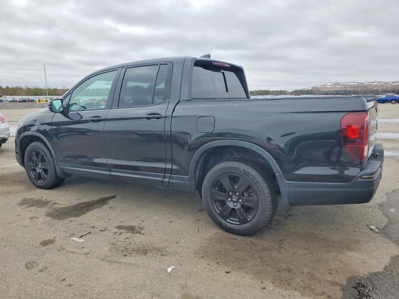 2019 Honda Ridgeline Black Edition - Image 2