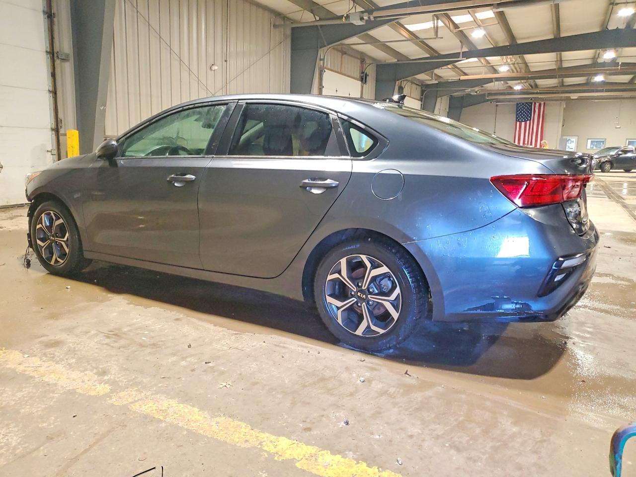 2019 Kia Forte Lxs - Фото 2