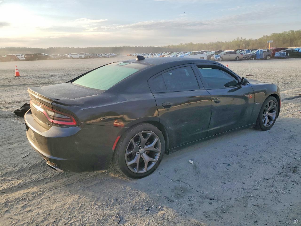 2017 Dodge Charger R - Image 3