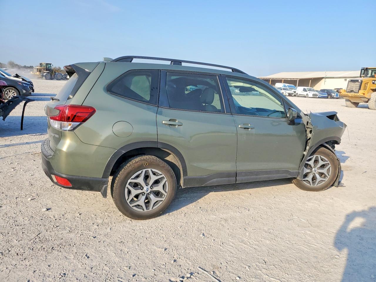 2021 Subaru Forester Premium - Image 3