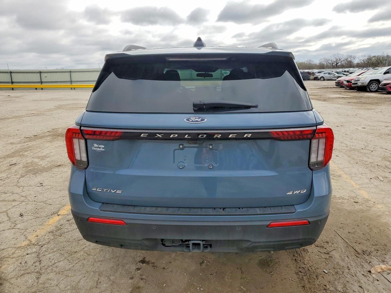 2025 Ford Explorer Active - Фото 6