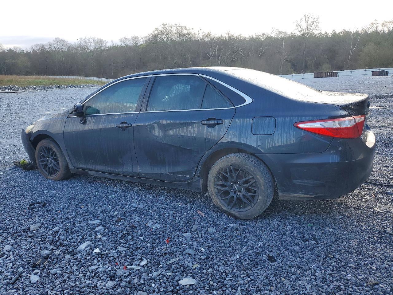 2015 Toyota Camry Le - Image 2