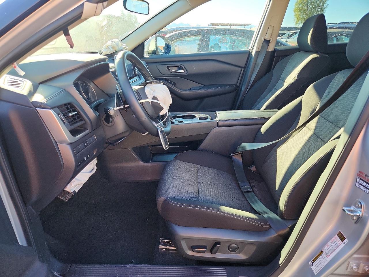 2025 Nissan Rogue Sv - Image 7