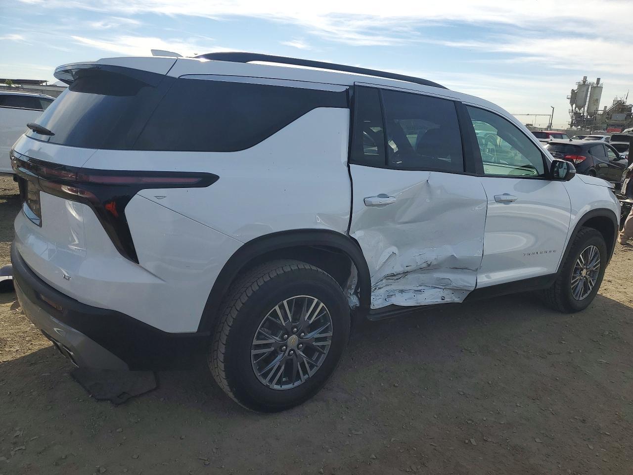 2024 Chevrolet Traverse Lt - Фото 3