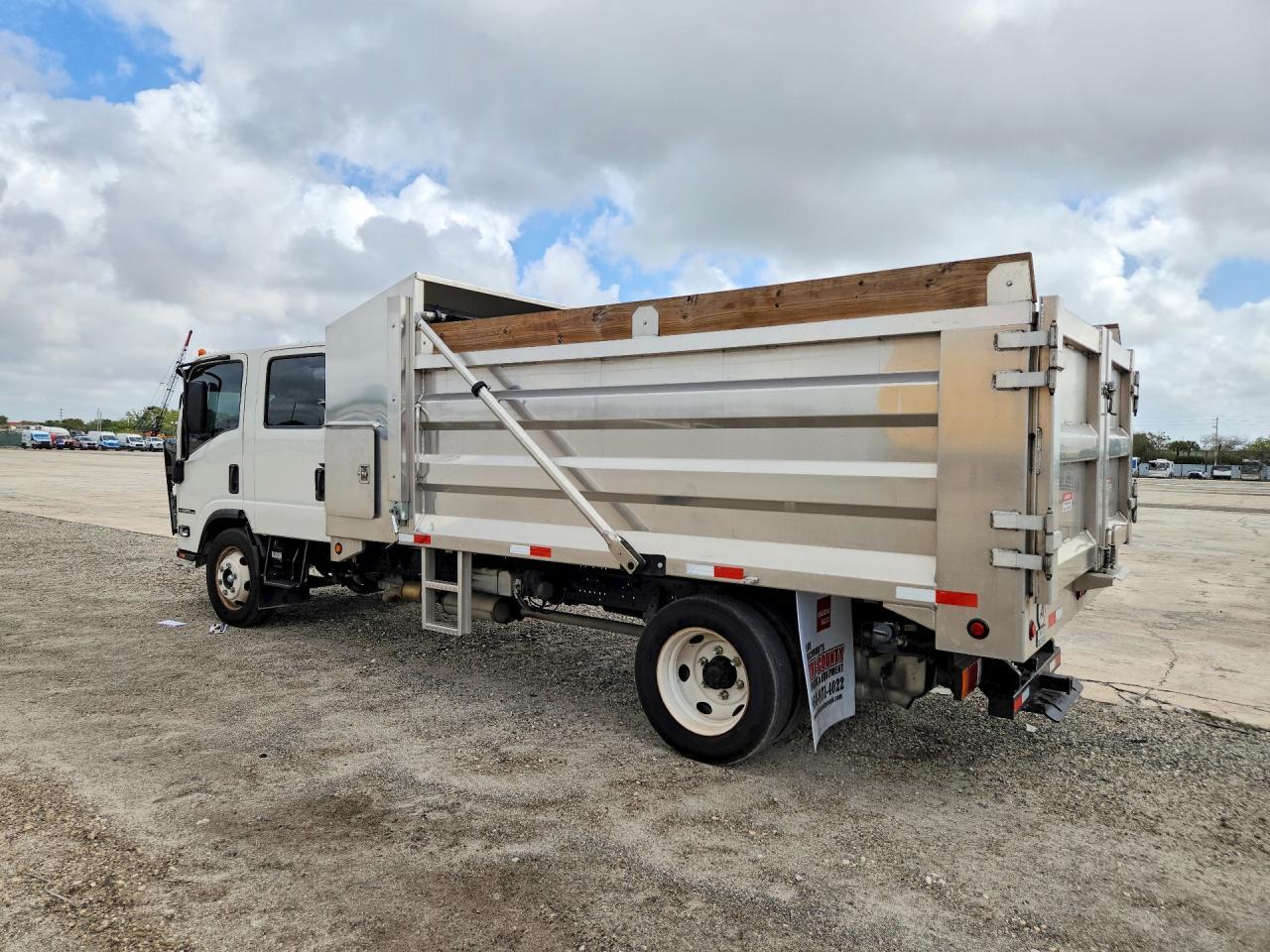 2024 Isuzu Npr Hd Dump Truck - Image 2