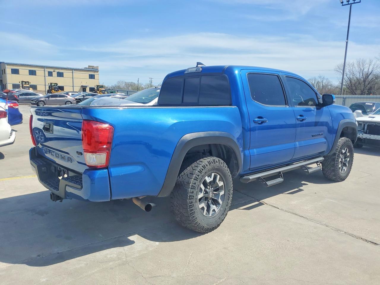 2016 Toyota Tacoma - Фото 3