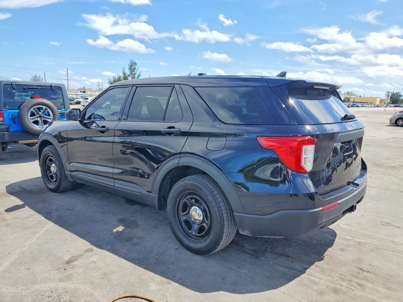 2020 Ford Explorer Police Interceptor - Фото 2