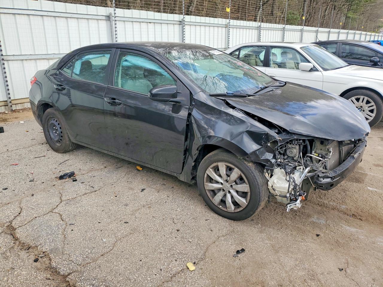2016 Toyota Corolla Le - Фото 4