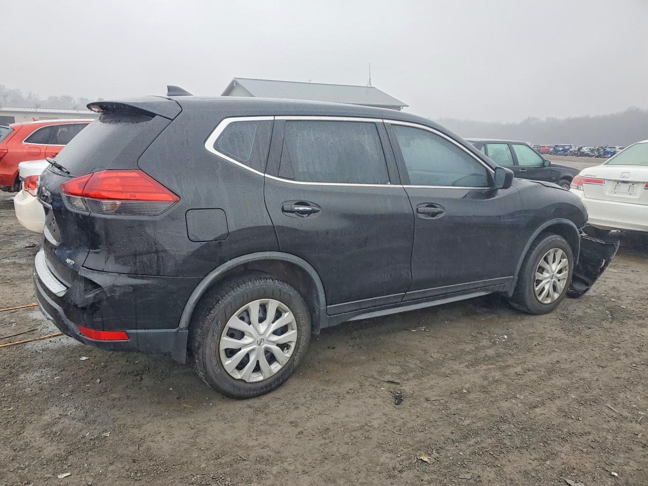 2017 Nissan Rogue S - Фото 3