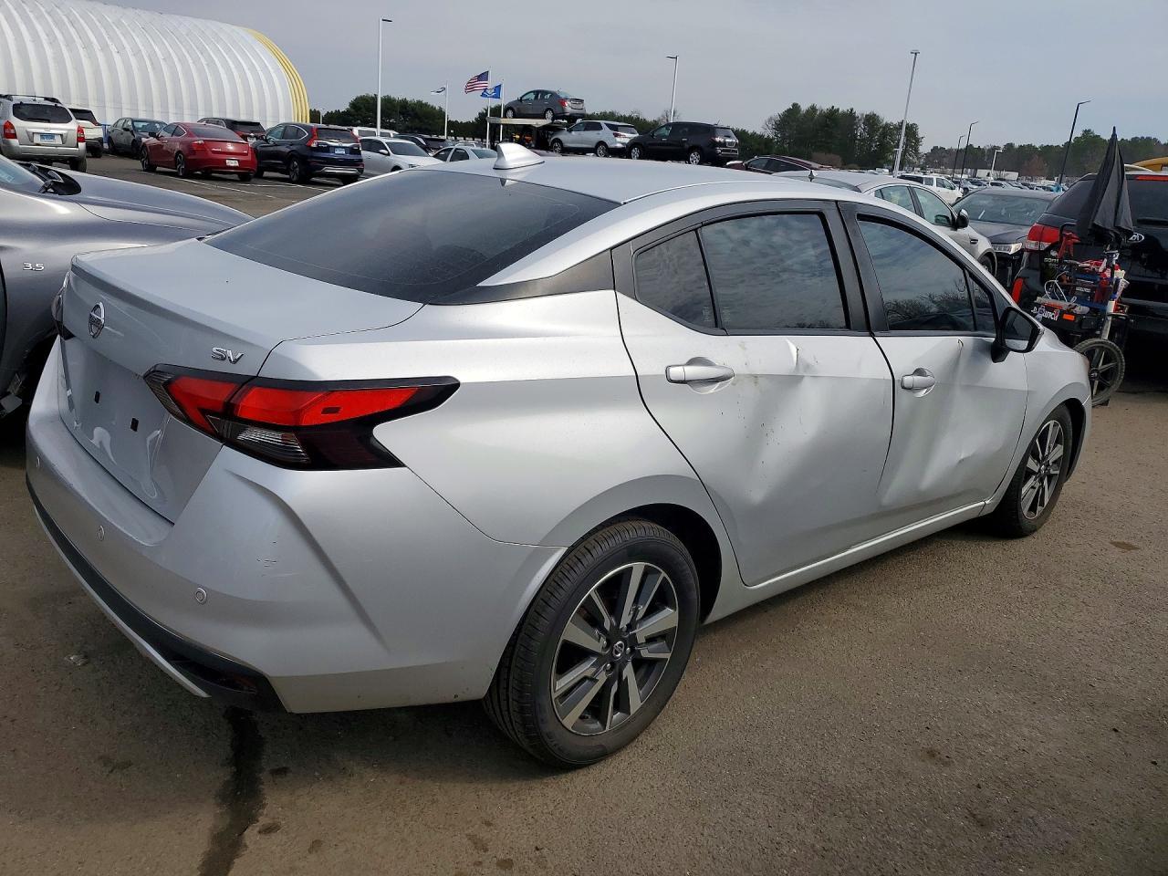 2020 Nissan Versa Sv - Фото 3
